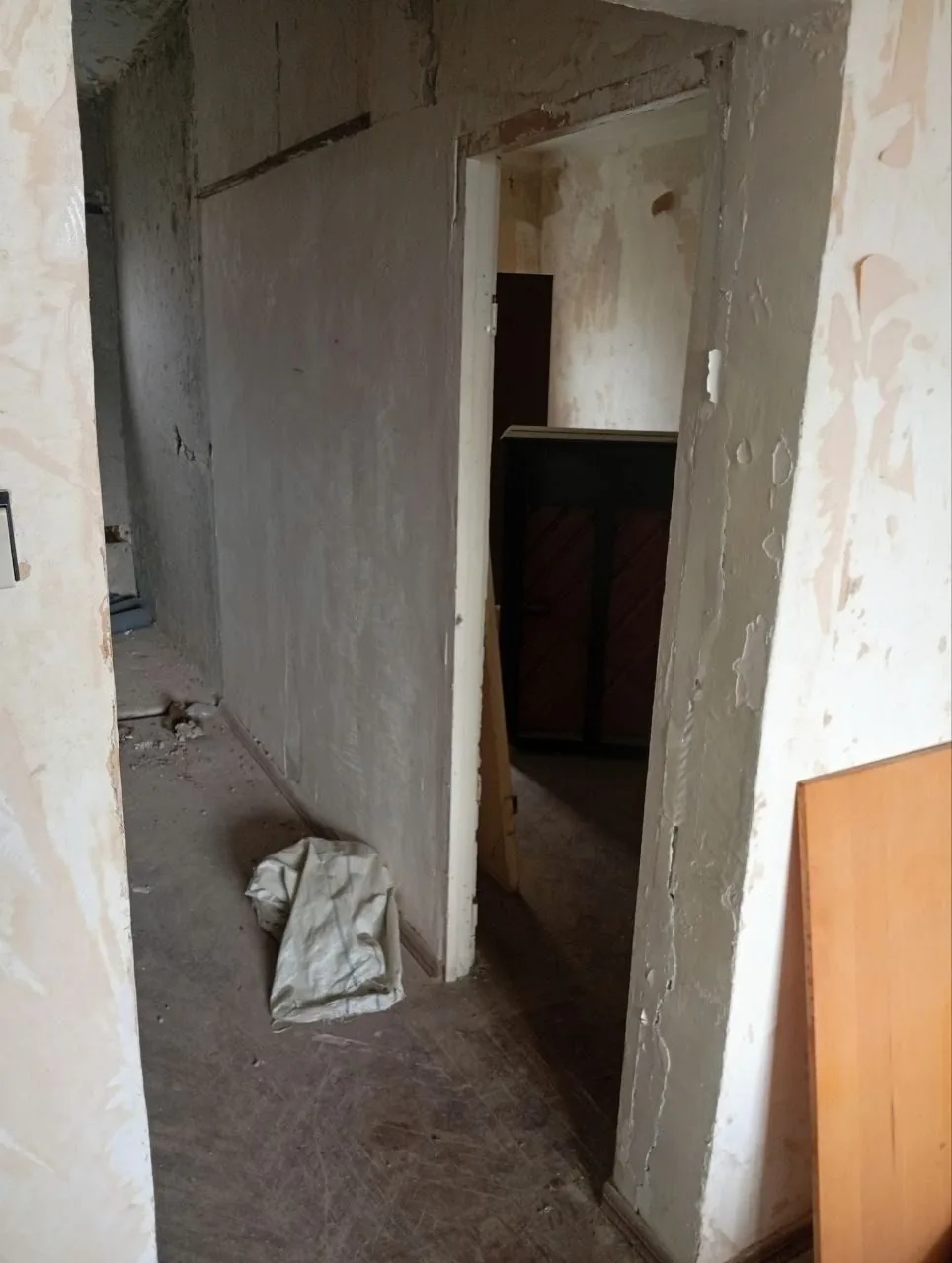 4-КОМНАТНАЯ КВАРТИРА 100 М² В СУХУМЕ — СРОЧНАЯ ПРОДАЖА