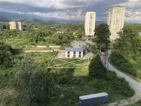 УЧАСТОК ПОД ЗАСТРОЙКУ, ЦЕНТР ПИЦУНДЫ — 6 СОТОК, С ГОТОВЫМ ПРОЕКТОМ